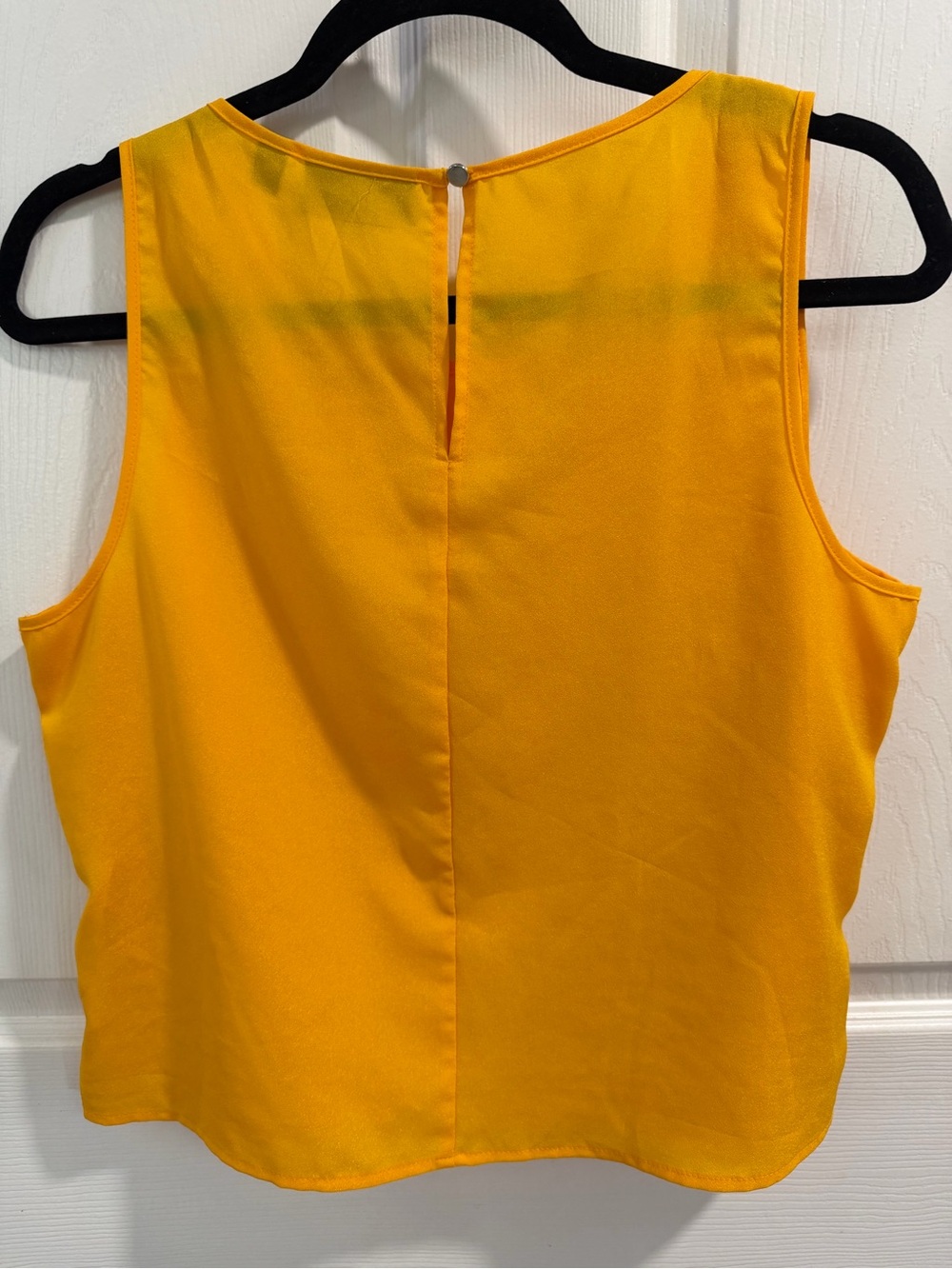 NY&Co. 7th Ave Design Studio Sleeveless Floral Appliqué Blouse in Saffron. Sz M. - Picture 3 of 7